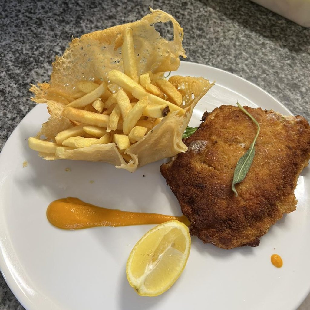 378386750_247098011648797_61128396791616458_n